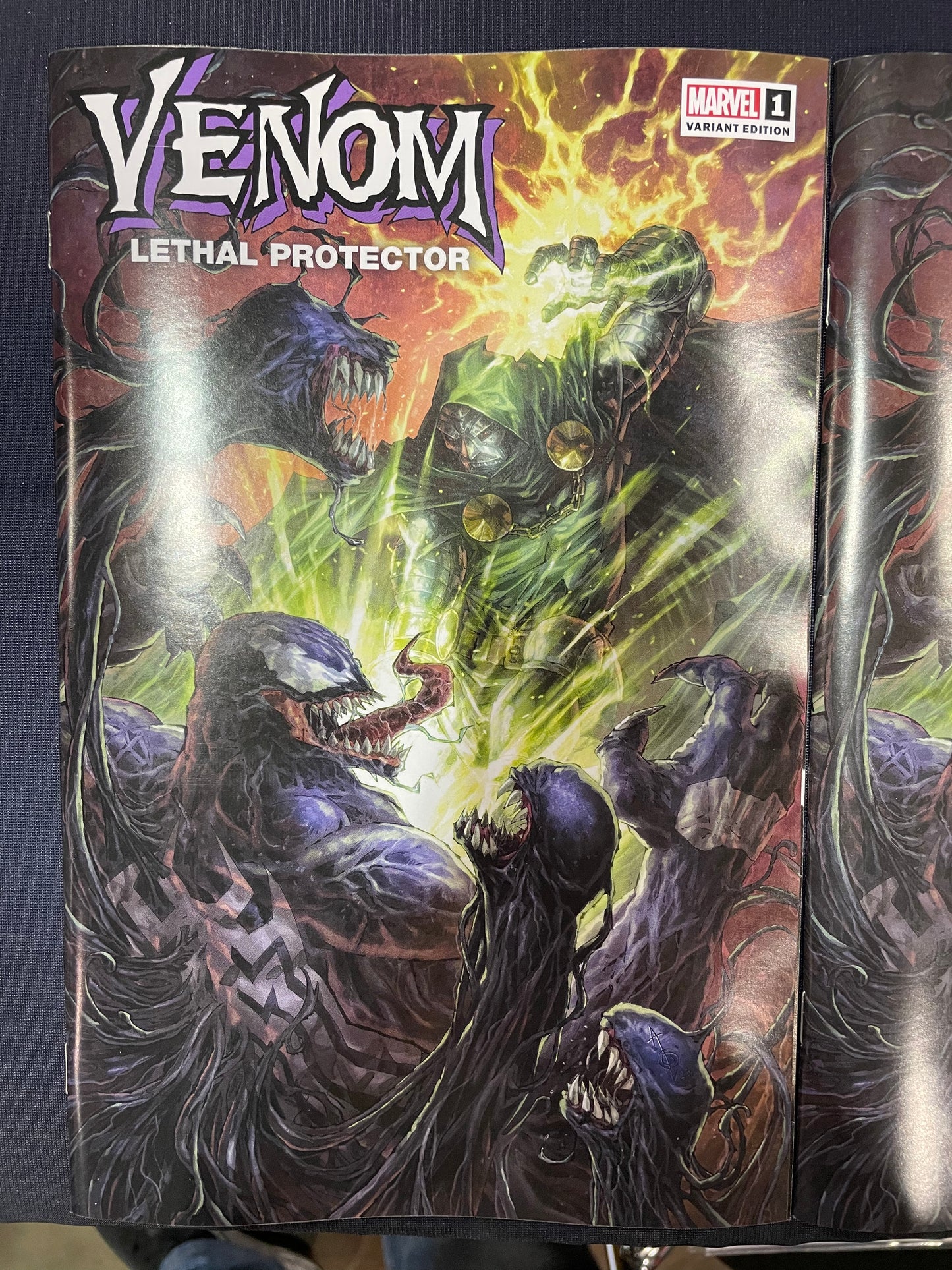 VENOM LETHAL PROTECTOR II #1 ALAN QUAH FANEXPO VARIANT (TRADE & VIRGIN SET)